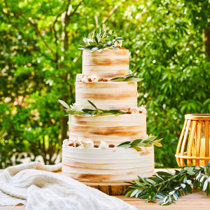 特別の日にふさわしい鮮やかなウエディングケーキ|松山モノリスの写真(54504394)