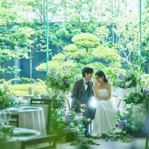 豊かな自然を背景に花嫁のナチュラルな魅力を引き出すパーティ会場でやすらぎのひと時を|松山モノリスの写真(54481845)