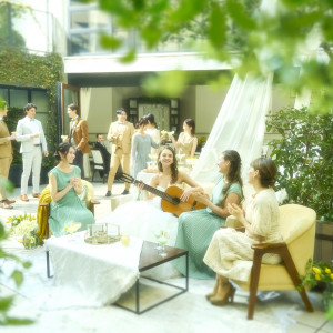 木漏れ日の中ゲストとアットホームで楽しい時間を共有|パラッツォ ドゥカーレ 麻布 （Palazzo Ducale AZABU）の写真(55891647)