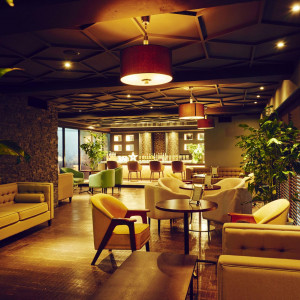 バーカウンター付きのラウンジ|パラッツォ ドゥカーレ 麻布 （Palazzo Ducale AZABU）の写真(55892386)