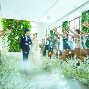 木の温もりと緑溢れるナチュラルなチャペル|パラッツォ ドゥカーレ 麻布 （Palazzo Ducale AZABU）の写真(55882076)