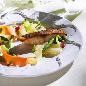 創作和フレンチは見た目の美しさも追及。アートになる料理の一つ一つに心を込めて|パラッツォ ドゥカーレ 麻布 （Palazzo Ducale AZABU）の写真(55891776)