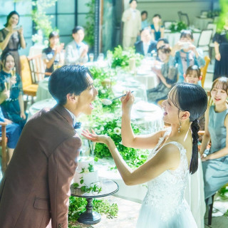 青空の下で乾杯！開放感たっぷりで自然と笑顔がこぼれる