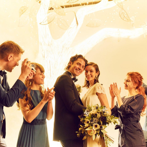 幻想的なナイトパーティも人気