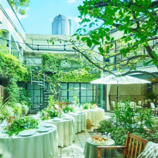 緑に包まれた開放的なプライベートガーデン