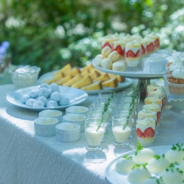 お好きなものを選べる色鮮やかなビュッフェはゲストにも大好評