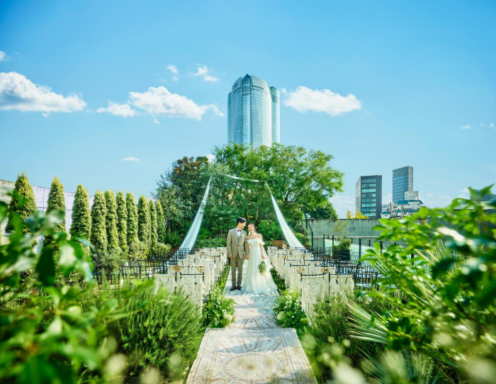 空×緑で海外リゾート風の挙式が叶う