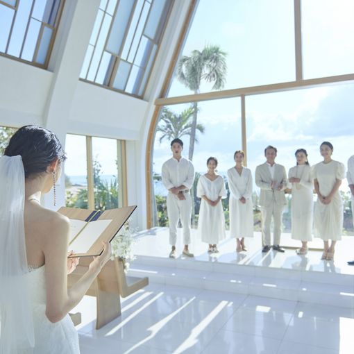 ザ・ギノザリゾート 美らの教会/アールイズ・ウエディングの結婚式の公式写真（3枚目）