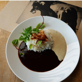 【当月限定】話題の「黒と白のフレンチカレー」プレゼント