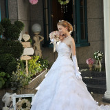 ガーデンでのお写真撮影は新婦様に自然な輝きを♪
