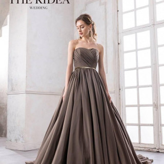 2，2店舗の提携ドレスショップをご紹介。