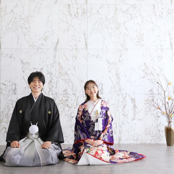 別日にスタジオでの前撮りもプレゼント中！バリエーションのある衣裳で記念を残せる♪