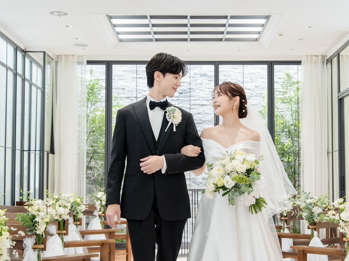  大阪・心斎橋で安い、でも満足の
結婚式を叶えたい方に選ばれる。
ご祝儀内の少人数プランが人気