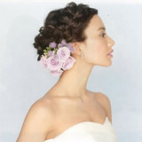 ベールの次は、、カラーブーケを合わせたヘアフラワーで一段と華やかに