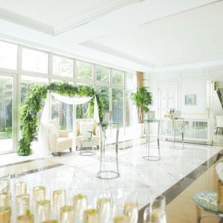 専用ホワイエもあるので、リラックスできるひとときを贈ろう