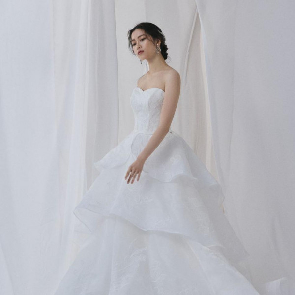 多彩なデザインを揃えるドレスブランド【PRIMACARA(プリマカーラ)】