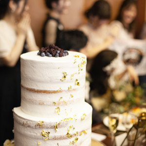 ウエディングケーキもおふたりのウエディングの雰囲気に合わせてパティシエが手作り|大阪城西の丸庭園 大阪迎賓館の写真(13887680)