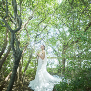 緑に囲まれ自然体で過ごせる特別な挙式時間|TRUNK(HOTEL)（トランクホテル）の写真(53201695)