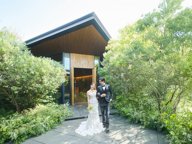 【国際賞受賞ホテル】森の独立チャペルが誓いの舞台