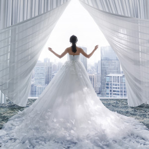 自然光が差し込むからこそドレスがより美しく映ります|The 33 Sense of Wedding(ザ・サーティースリー・センス・オブ・ウエディング)の写真(20388096)