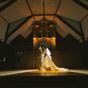 ホールの中にあるパイプオルガン。写真スポットとしてもParty中の演奏としても、お二人の結婚式に彩を加えてくれます|キングスウェル（オズブライダル）の写真(45053002)