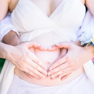 【マタニティ婚】ドレスも安心×出産後のニューボーンフォトプレゼント！