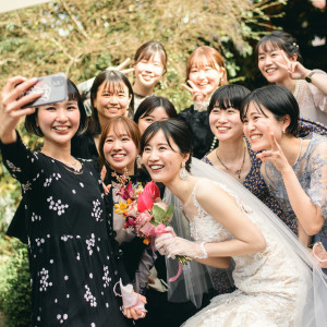 ガーデンを使ったゲスト様との写真撮影タイムも◎|山手十番館ウエディング ハウス&ガーデンの写真(43216970)