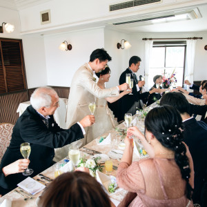 ご家族と同じテーブルでのご会食会も！|山手十番館ウエディング ハウス&ガーデンの写真(43216086)