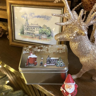 来館でギフト券(5,000円分)と限定絵柄のビスカウト缶のクリスマスプレゼント付き!