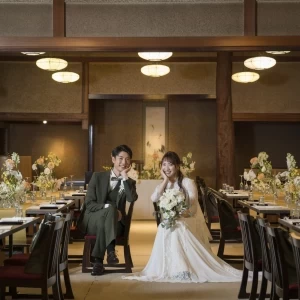 結婚式は一日一組様限定。登録有形文化財であるこのお部屋を貸しきって、ゲストの皆様とゆったりお過ごしいただけます。|二葉楼の写真(43627479)