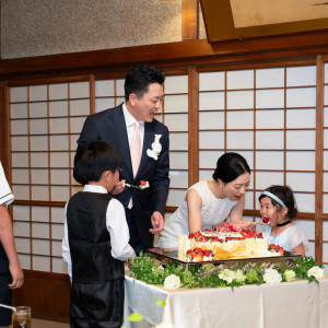 ご家族様だけなど、少人数でのお食事会も多く承っております。ケーキセレモニーや親御様へのお手紙なども、より一層素敵な想い出となりますね。|二葉楼の写真(46930636)