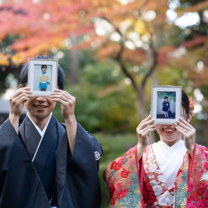 幼少時代のお写真を持っていらしたお二人。こんなお写真が撮りたい！などのご希望がありましたら、お気軽にご相談ください。|二葉楼の写真(46924823)