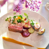 【来館特典】全組に\SURF自慢の絶品とろける和牛試食付/