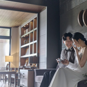 自然光だけでもとっても明るく落ち着きのあるラウンジ|THE SURF OCEAN TERRACE（ザ・サーフ オーシャンテラス）の写真(53902714)