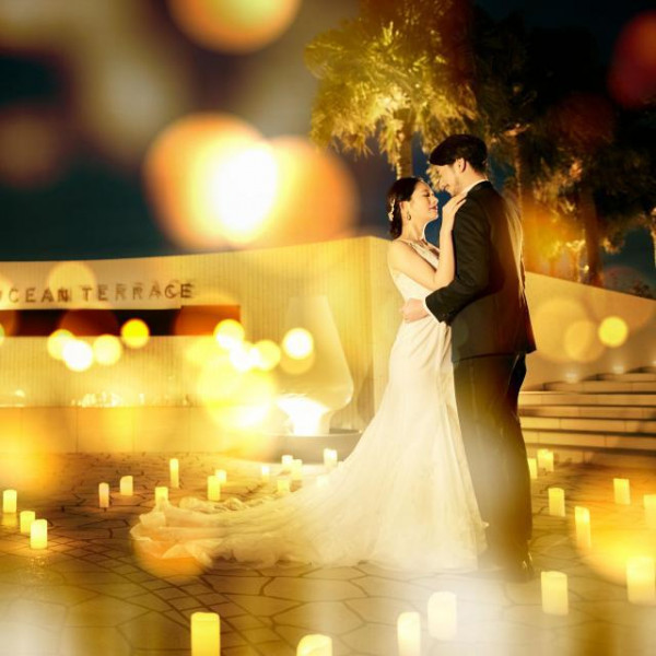 キラキラ輝くナイトウエディングも素敵**