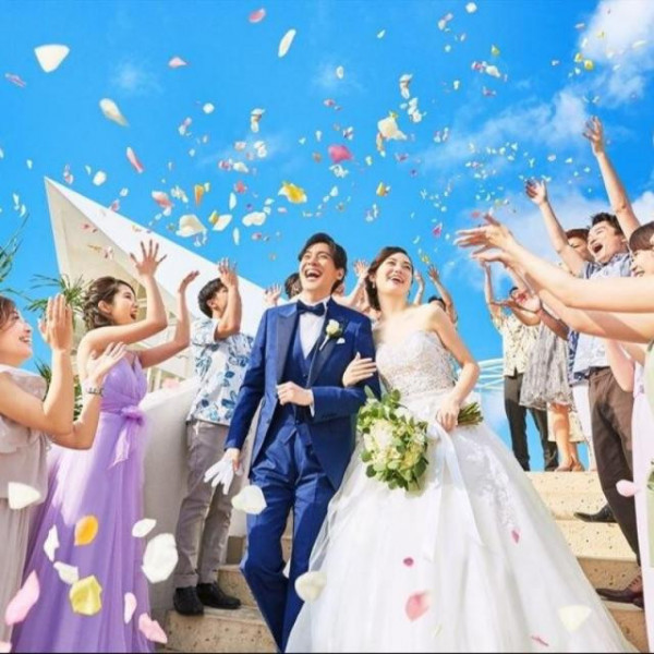 アートグレイスオーシャンフロントガーデンチャペル沖縄の結婚式費用