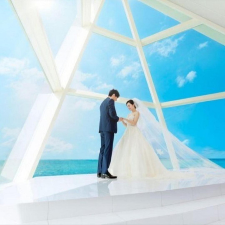 アートグレイスオーシャンフロントガーデンチャペル沖縄の結婚式費用