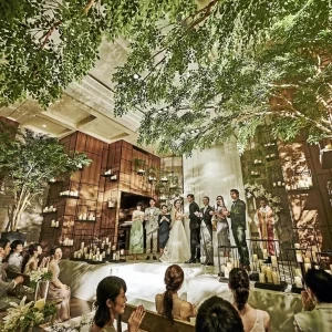 会場が一体感に包まれる人前式。ふたりの誓いの時を想いのままに。祝福に包まれるオリジナル挙式「結火(むすび)のとき」も人気。|ザ ストリングス 表参道の写真(42309970)