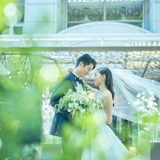 表参道の美しいケヤキ並木を望む特等席に佇む、ザ ストリングス 表参道