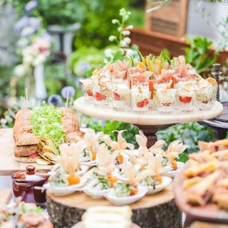 月に1度開催のプレミアムコースランチ・ペアチケットをプレゼント