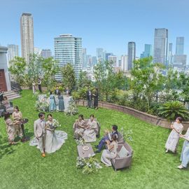 《緑溢れる地上55mの絶景ガーデン》開放的な空間でもてなす1日