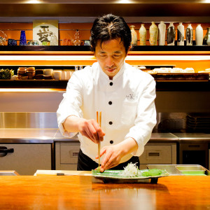 東京、京都の名店を歴任し、日本大使館の総料理長を努めたオーナーシェフが手がける現代日本料理は、世界中の美食を取り入れて日々アップデートされます。|WABI やまどりの写真(15895217)