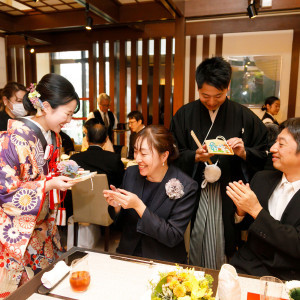 お越しいただいたゲスト全員と会話し感謝を伝え祝われる。そんなお時間を大切に。|WABI やまどりの写真(47682592)