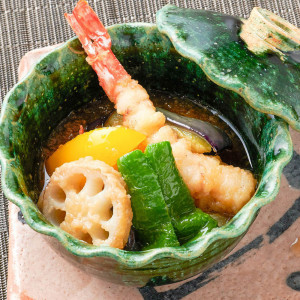 多喜合と呼ばれる皿。本来は煮物であったが現代和食では嗜好を凝らした皿で|WABI やまどりの写真(38384734)