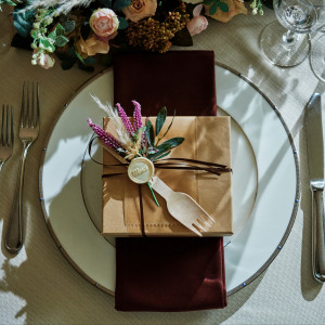 会場の装飾からゲスト席のアイテムまでトータルにコーディネートすれば、ふたりならではのオリジナル色がより際立つ|ensoleille（アンソレイユ）の写真(54762856)