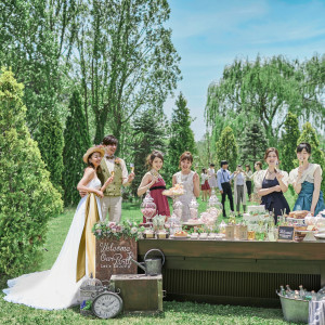 貸切一軒家だからこそ叶う、ふたりとゲストだけの贅沢な時間。広々としたガーデンも使った開放的な演出も魅力|ensoleille（アンソレイユ）の写真(54762449)