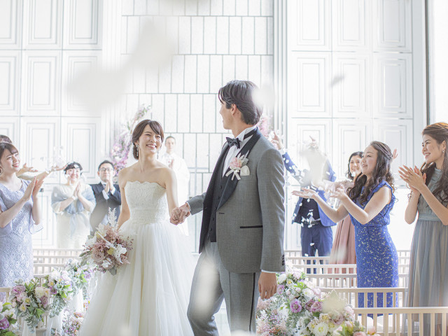 本格チャペルで質の高い結婚式が驚くほど「低価格」で叶うルクリアモーレ