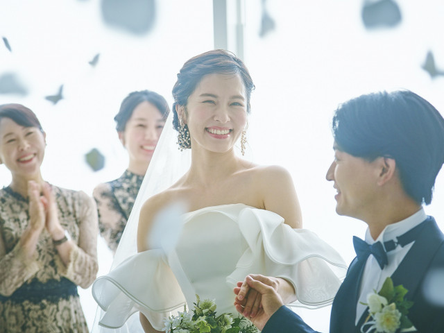 本格チャペルで質の高い結婚式が驚くほど「低価格」で叶うルクリアモーレ