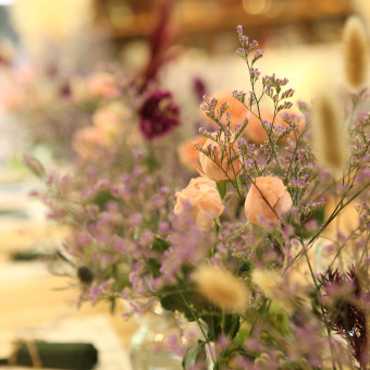 テーブル装花などのコーディネートも直接フローリストと打ち合せをしていきます。