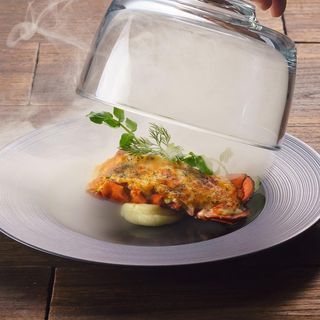 料理とともに会話も弾み、和やかで絆深まるひとときに。